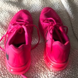 Hot pink nike tennis shoes